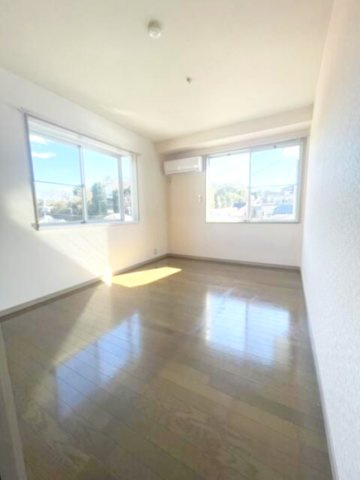 ランドビュー野毛の居間・リビング