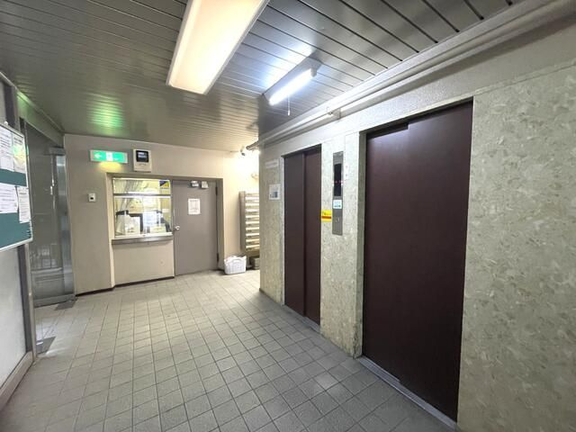 レインボーマンションのエントランス