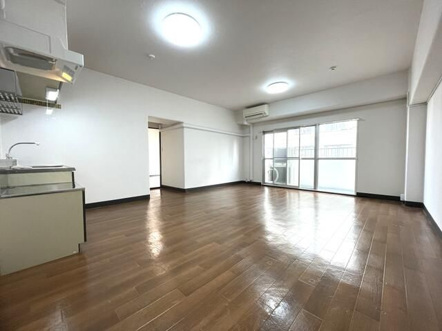 レインボーマンションの居間・リビング