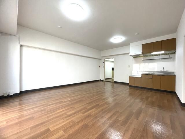 レインボーマンションの居間・リビング