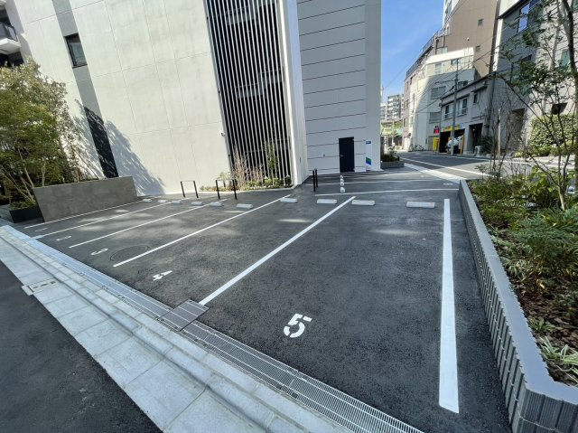 ザ・パークハビオ入谷の駐車場