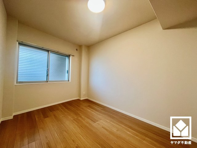 アルス京都六地蔵リスタシアの洋室