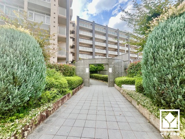 アルス京都六地蔵リスタシアの外観