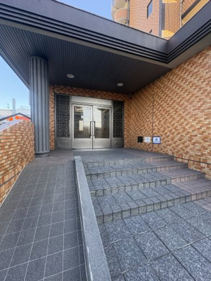 【エントランス】 | シロハイヌ今米