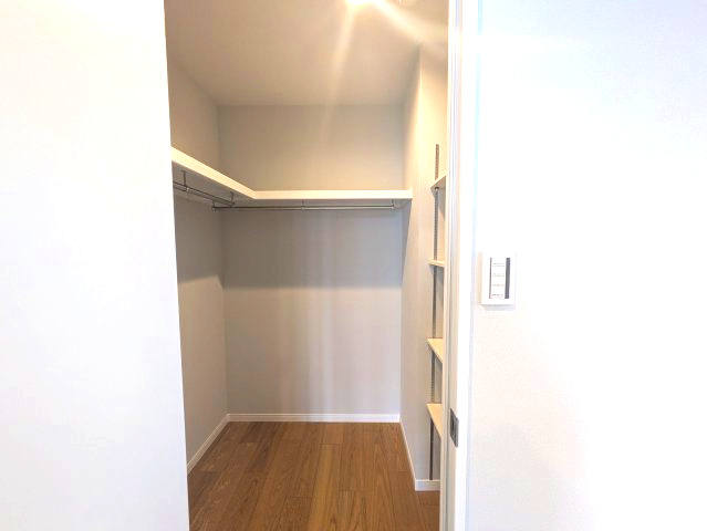 雪ノ下ロイアルハイツ　3階　リノベーションの収納|WIC
