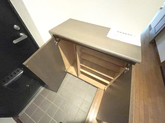 ハイツ東戸塚Ⅱ　Ｂ棟の玄関