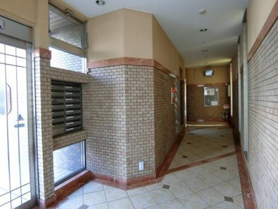 【エントランス】 | サン・トルース駅南 | エントランス写真