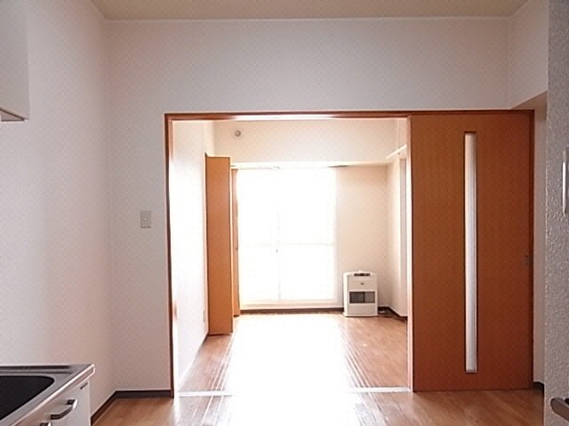 第２エーワンビル　プレイスピアPremium城山の居間・リビング