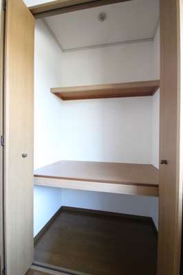 【洋室】 | セジュール柏原 A棟 | 洋室/6帖/物入