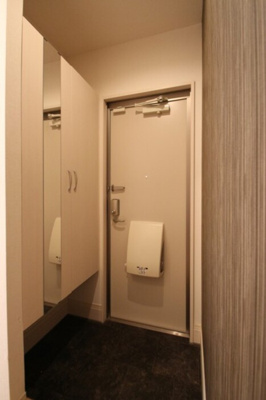 【玄関】 | ユニヴェール小笹 | 102 玄関 シューズボックス