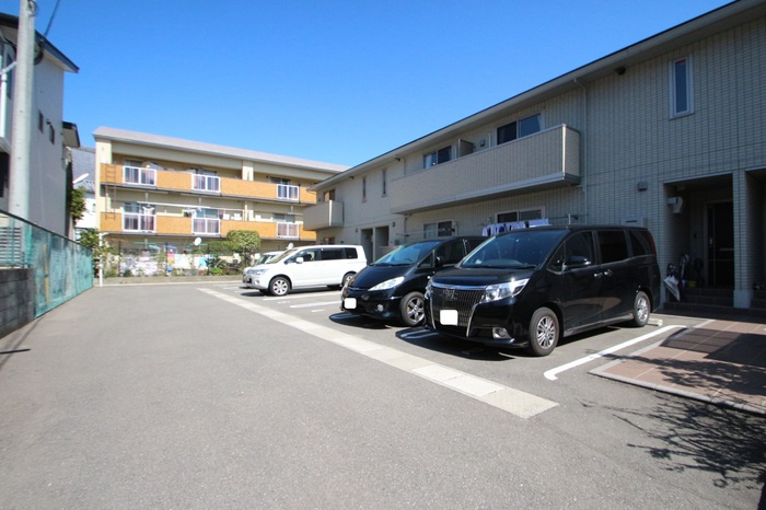 ユニヴェール小笹の駐車場|駐車場