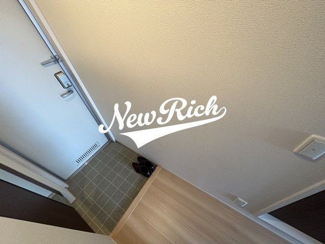 前橋市元総社町３丁目のアパートの玄関