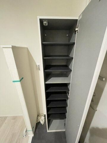 マルト参番館の玄関