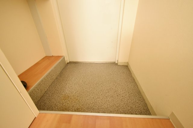 C4 koshien eastの玄関