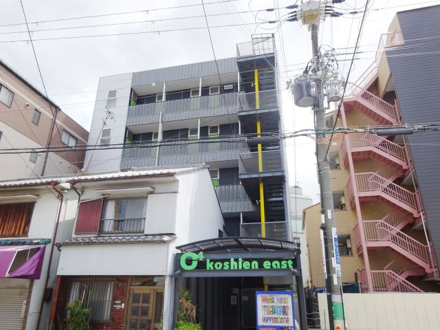C4 koshien eastの外観