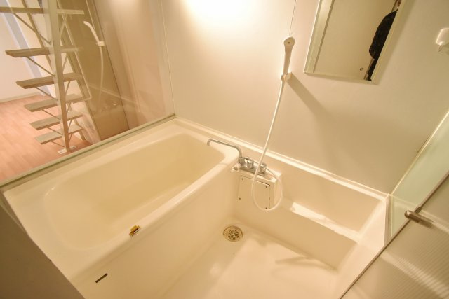 C4 koshien eastの浴室