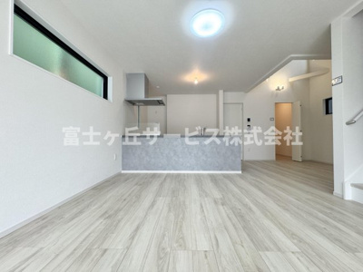 【キッチン】 | 静岡市駿河区南安倍3丁目 2期 新築一戸建て 1号棟 | キッチン正面です