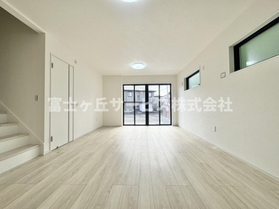 【居間・リビング】 | 静岡市駿河区南安倍3丁目 2期 新築一戸建て 1号棟 | リビングです