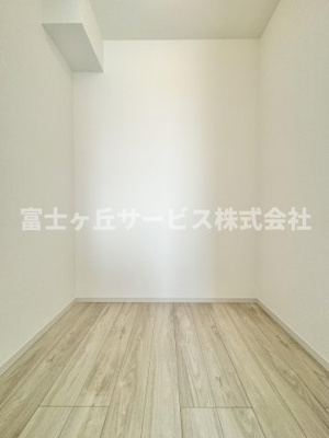 【収納】 | 静岡市駿河区南安倍3丁目 2期 新築一戸建て 1号棟 | 収納豊富なウォークインクローゼット