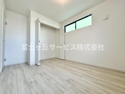 【子供部屋】 | 静岡市駿河区南安倍3丁目 2期 新築一戸建て 1号棟 | 子供部屋としても使える洋室です