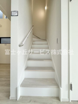 【その他】 | 静岡市駿河区南安倍3丁目 2期 新築一戸建て 1号棟 | 階段です