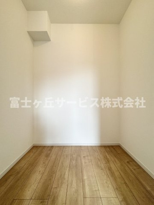 【収納】 | 静岡市駿河区南安倍3丁目 2期 新築一戸建て 2号棟 | 収納豊富なウォークインクローゼット