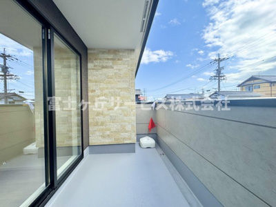 【バルコニー】 | 静岡市駿河区南安倍3丁目 2期 新築一戸建て 2号棟 | 陽当たり良好なバルコニーです