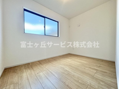【洋室】 | 静岡市駿河区南安倍3丁目 2期 新築一戸建て 2号棟 | 使いやすい洋室です
