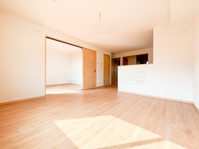 L-bloom梅満の居間・リビング|広いリビングです☆