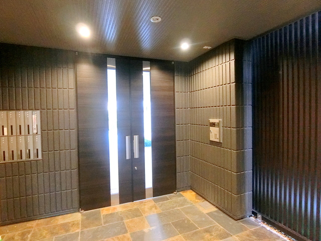 ヴァンヴェール西館のロビー|★オートロック★