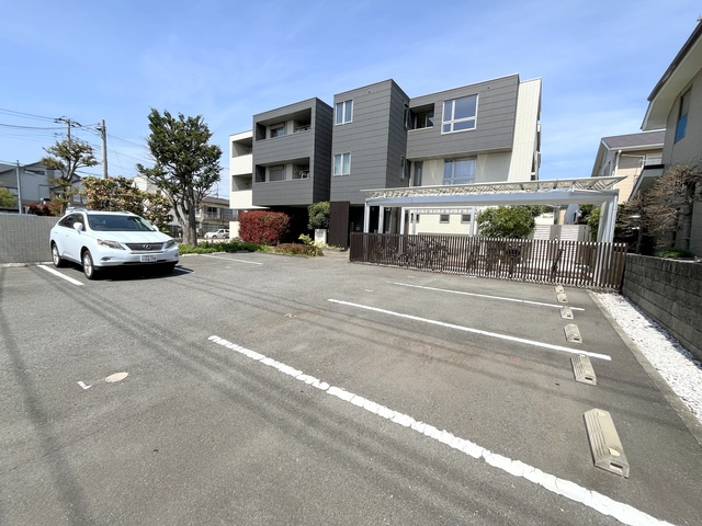 ヴァンヴェール西館の駐車場|★敷地内駐車場★