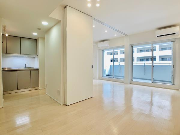 ＫＤＸレジデンス南麻布の居間・リビング