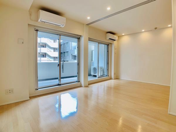 ＫＤＸレジデンス南麻布の居間・リビング