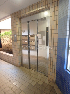 【エントランス】 | コンフォール橘 | エレベータ　