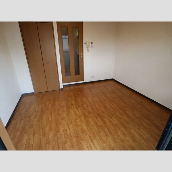 シャトルウエストの居間・リビング