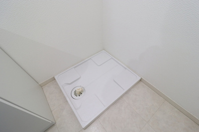 【設備】 | グラシア三川 | 303　室内洗濯置場