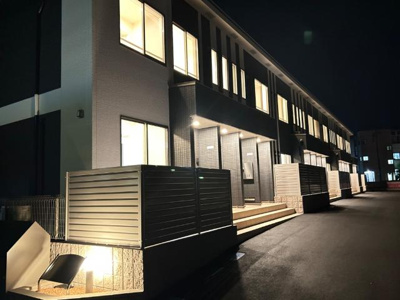 【外観】 | アルコバレーノ | 外観写真（夜）