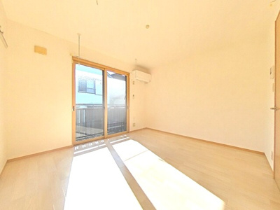 収納、エアコン付き7帖洋室