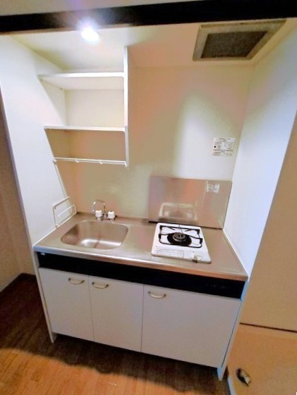 ｓａｌｕｔｅ　ｔｓｕｇａ　サルーテツガのキッチン