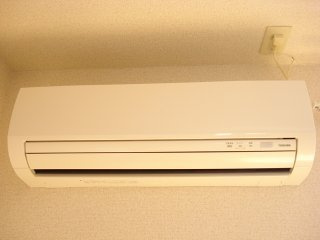 【設備】 | タックシュトラーゼ | エアコン