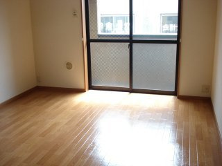 【内装】 | タックシュトラーゼ | 洋室