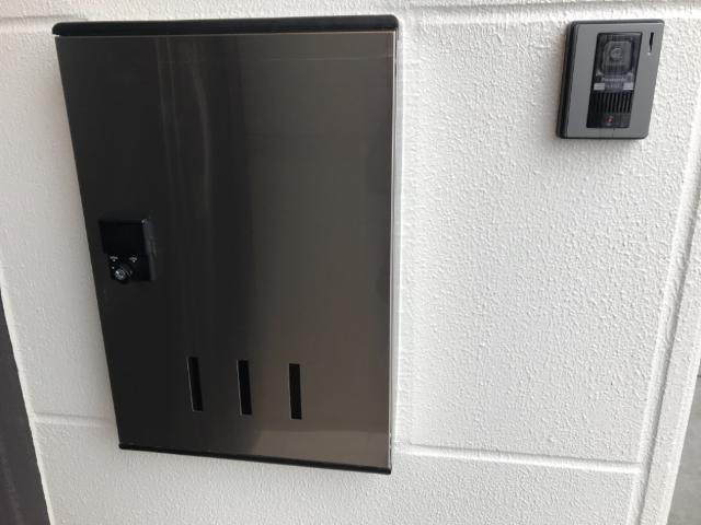 Jewel Keyの玄関|宅配ボックス