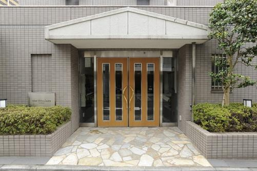 カスタリア千駄ヶ谷のエントランス