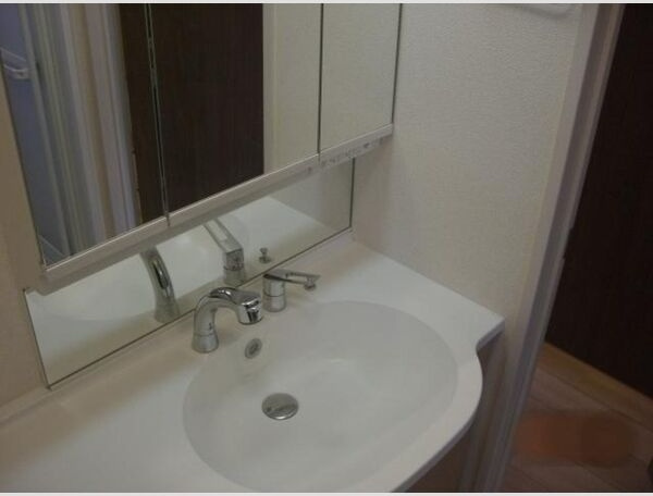 CERCATORE(チェルカトーレ)の洗面所