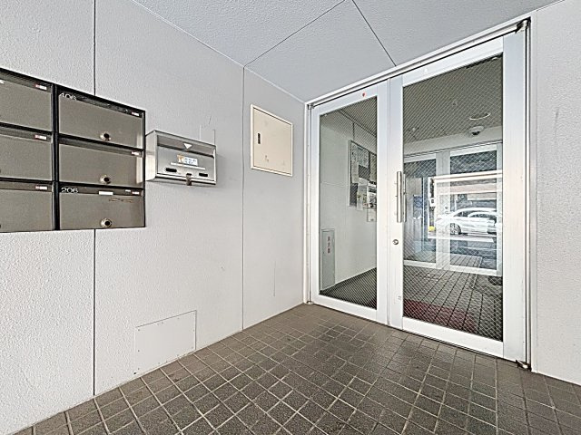 ホシオウビルのエントランス