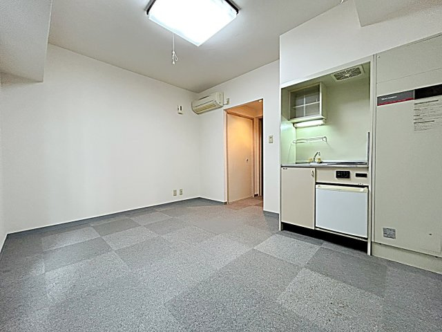 ホシオウビルの居間・リビング