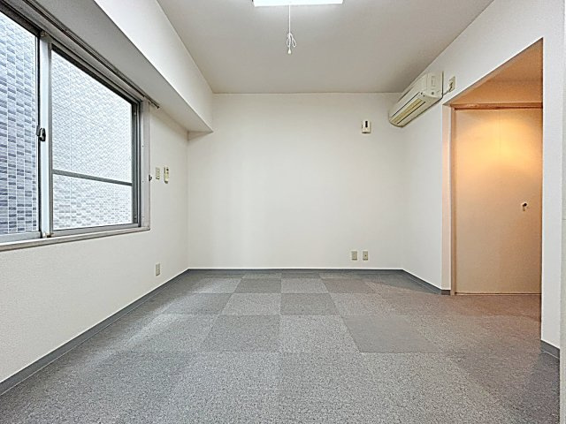 ホシオウビルの居間・リビング