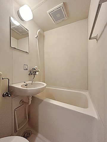 ホシオウビルの浴室