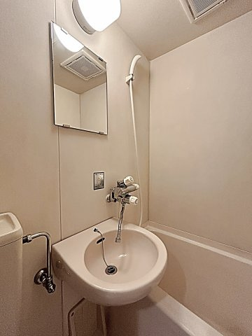 ホシオウビルの独立洗面台