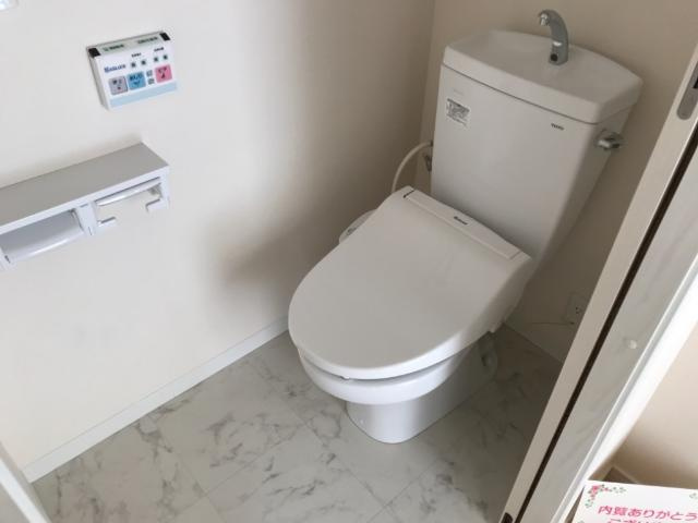 フェリーチェ白石中央Ｄのトイレ|シャワー付トイレ